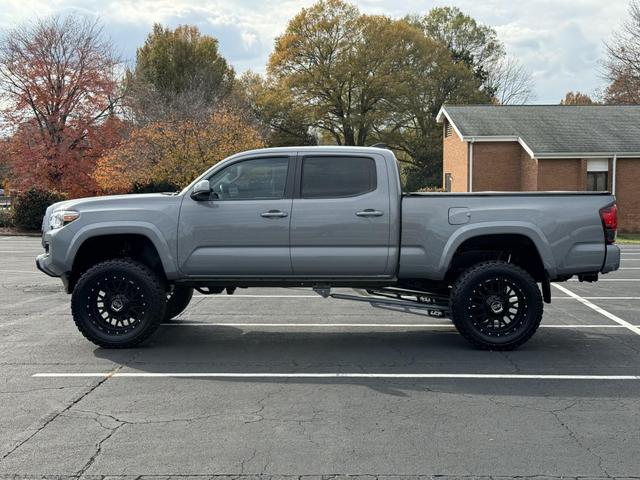 2021 Toyota Tacoma SR5 photo 2