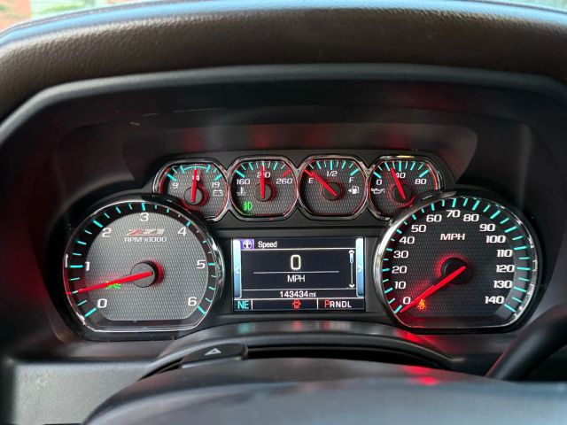 2017 Chevrolet Silverado 1500 Crew Cab - Image 21