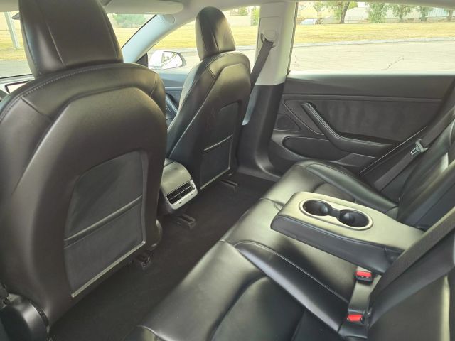 2020 Tesla Model 3 - Image 39