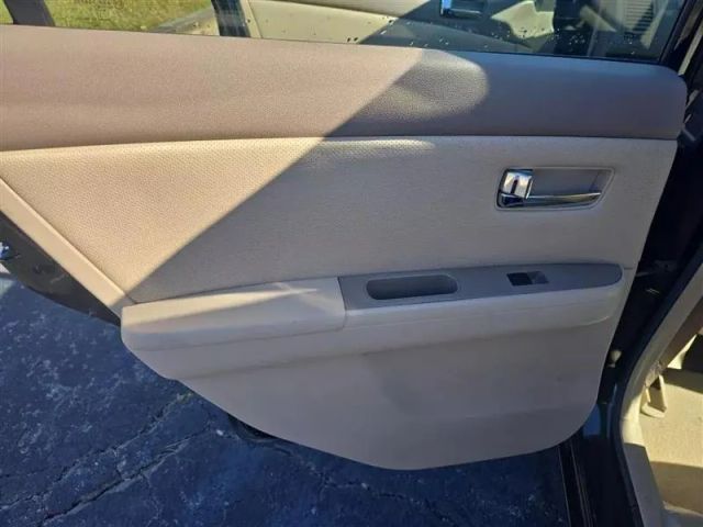 2011 Nissan Sentra - Image 19