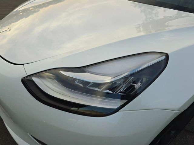 2020 Tesla Model 3 - Image 10