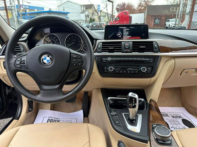 2015 BMW 3 Series 320i photo 9