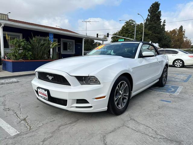 2014 Ford Mustang V6 Premium photo 3