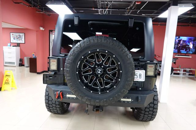 2017 Jeep Wrangler Unlimited - Image 3