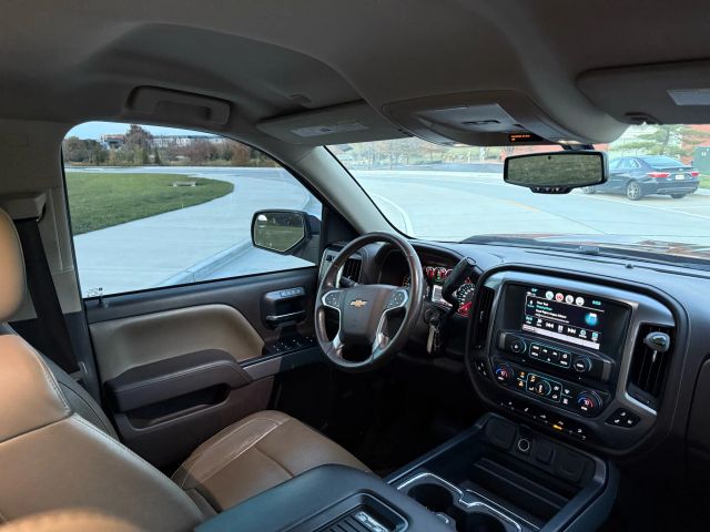 2017 Chevrolet Silverado 1500 Crew Cab - Image 17