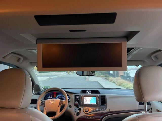 2011 Toyota Sienna Limited Minivan 4d - Image 16