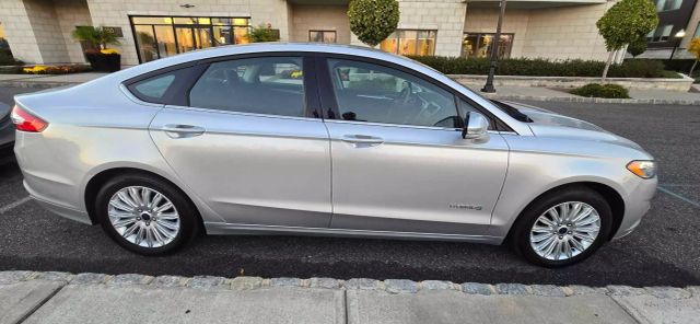 2016 Ford Fusion Se Hybrid Sedan 4d - Image 6