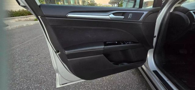 2016 Ford Fusion Se Hybrid Sedan 4d - Image 37