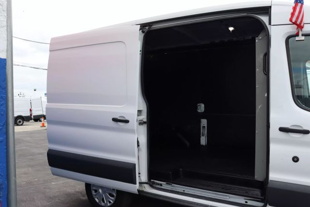 2018 Ford Transit 250 Van - Image 11