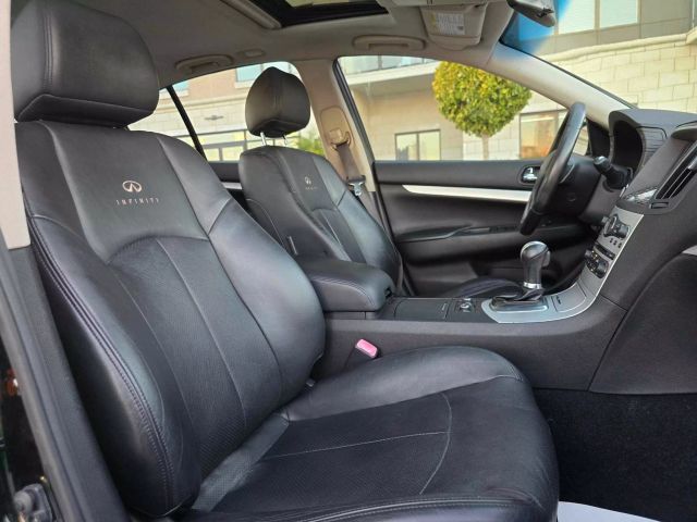 2009 Infiniti G37x Sedan 4d - Image 17