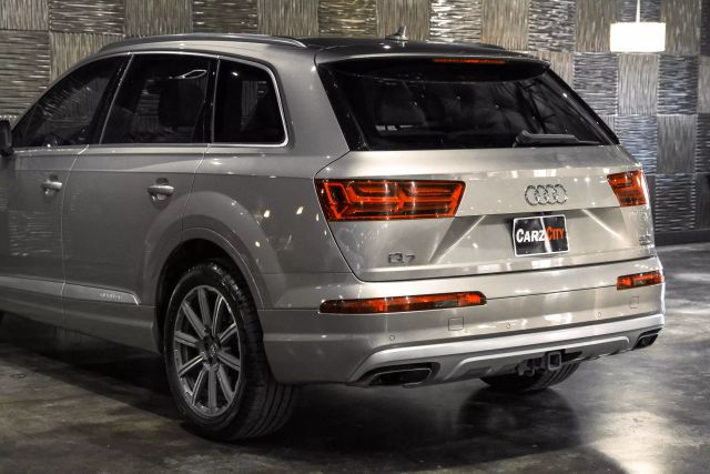 2017 Audi Q7 3.0t Prestige Sport Utility 4d - Image 14