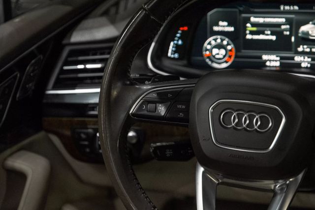 2017 Audi Q7 3.0t Prestige Sport Utility 4d - Image 18