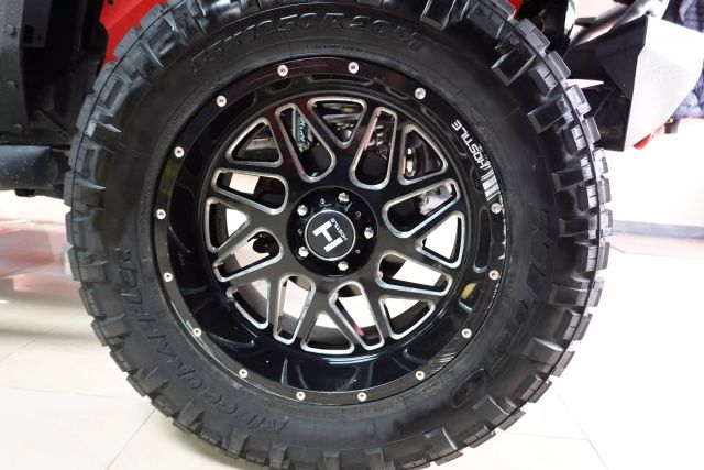 2017 Jeep Wrangler Unlimited - Image 16