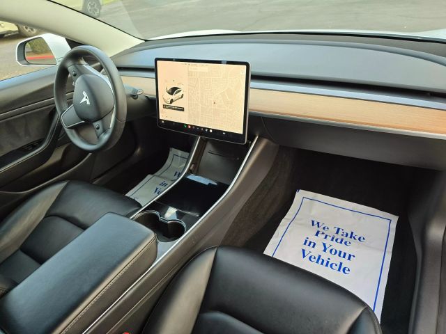 2020 Tesla Model 3 - Image 31