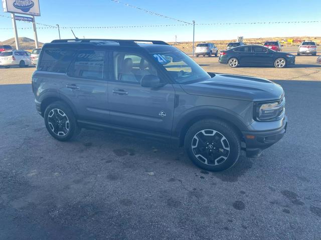 2021 Ford Bronco Sport Outer Banks photo 2