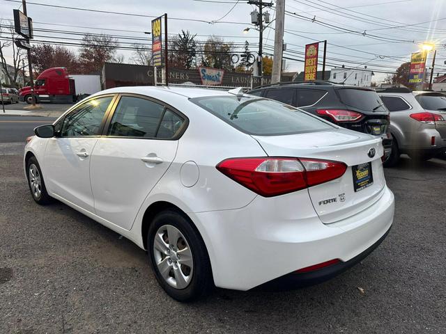 2015 Kia Forte LX photo 6