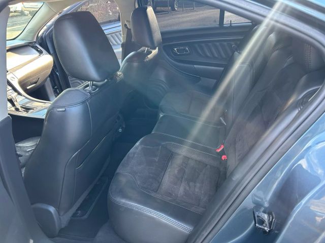 2010 Ford Taurus - Image 13