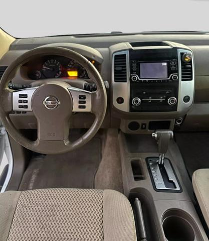 2016 Nissan Frontier SV photo 6