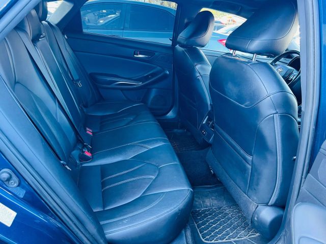 2019 Toyota Avalon - Image 27