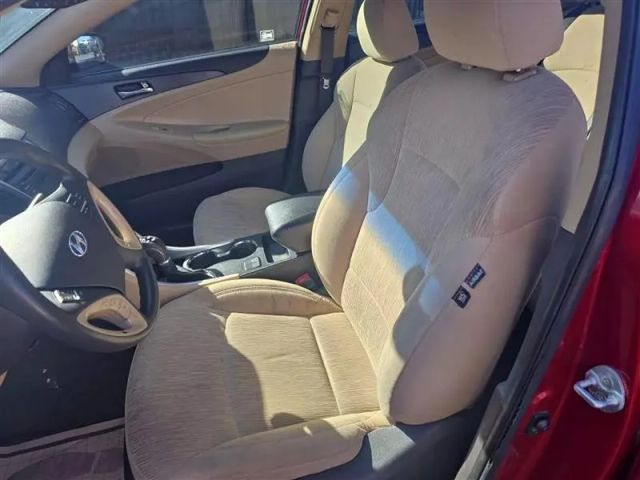 2014 Hyundai Sonata - Image 12