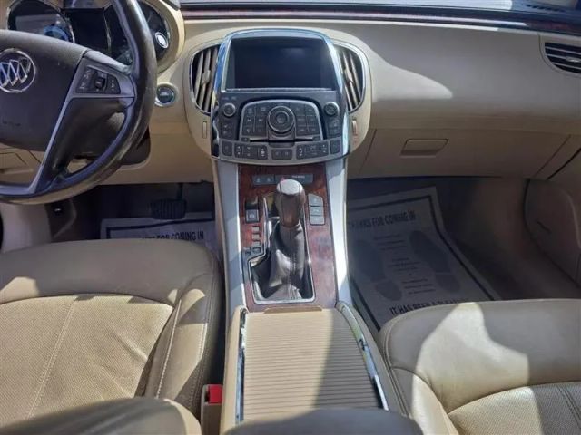 2010 Buick Lacrosse - Image 11