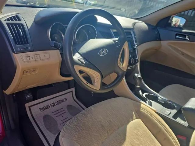 2014 Hyundai Sonata - Image 11