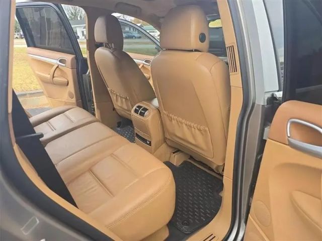 2009 Porsche Cayenne - Image 18