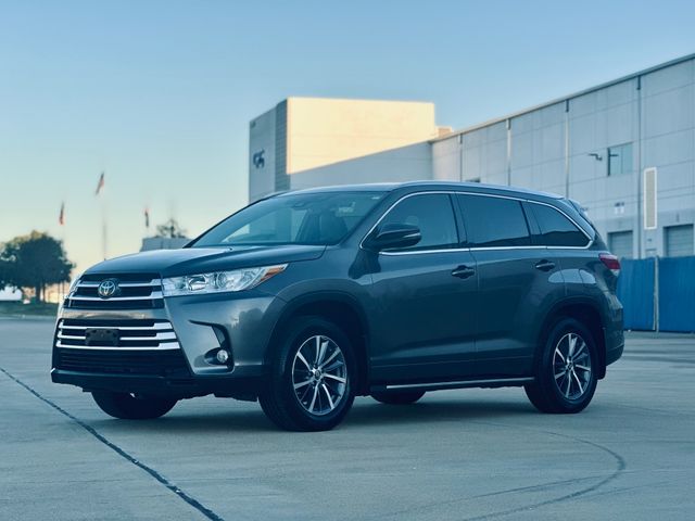 2018 Toyota Highlander - Image 1