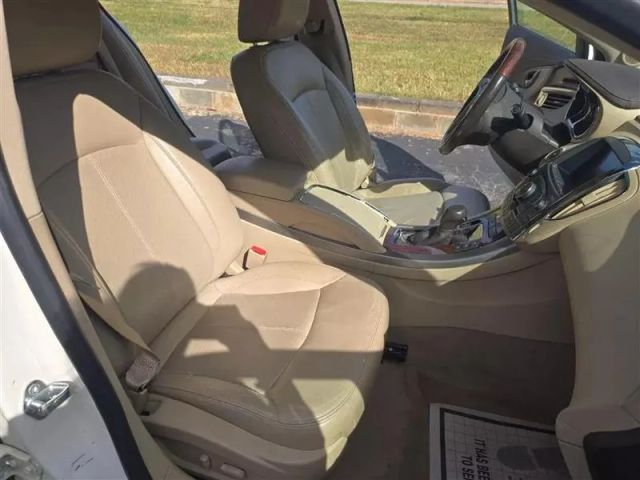 2010 Buick Lacrosse - Image 17