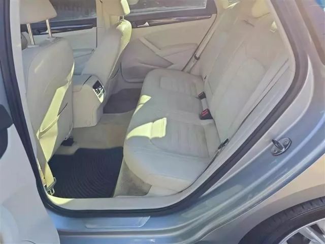 2014 Volkswagen Passat - Image 20