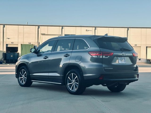 2018 Toyota Highlander - Image 8