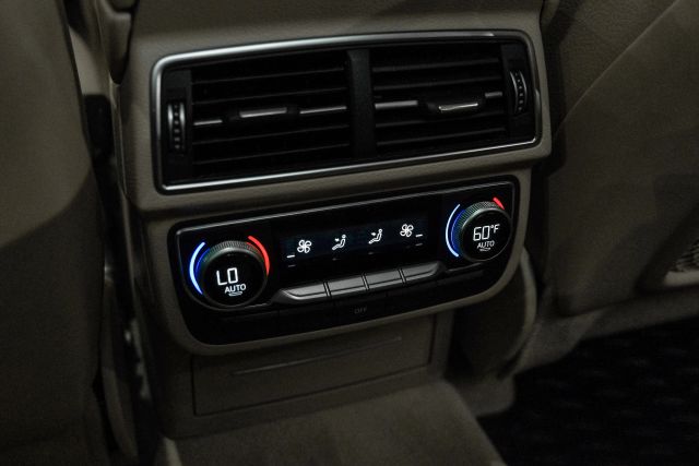 2017 Audi Q7 3.0t Prestige Sport Utility 4d - Image 35