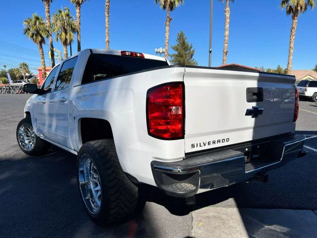 2017 Chevrolet Silverado 1500 Crew Cab - Image 3
