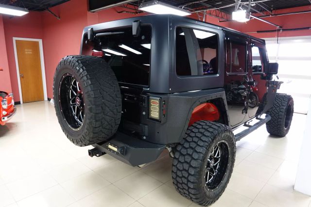 2017 Jeep Wrangler Unlimited - Image 4