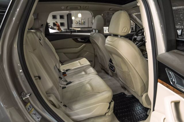 2017 Audi Q7 3.0t Prestige Sport Utility 4d - Image 34