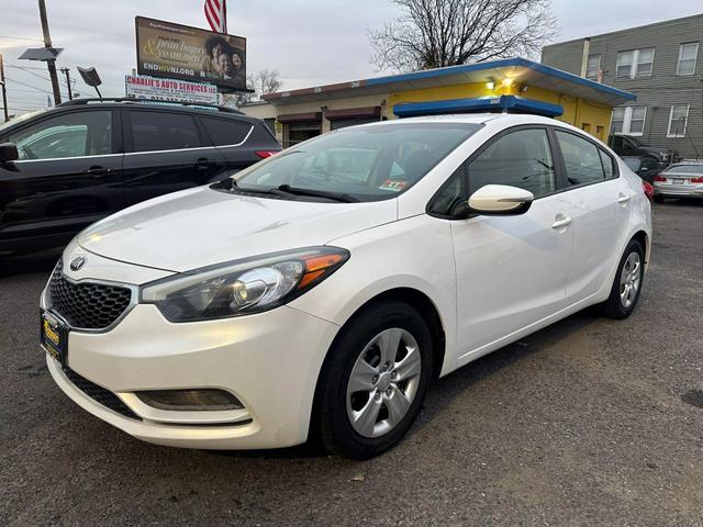 Kia Forte's photo