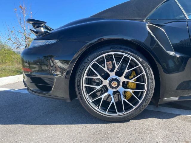 2014 Porsche 911 - Image 13