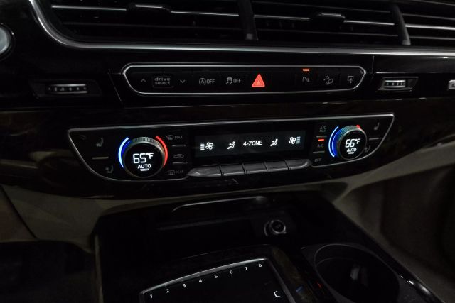 2017 Audi Q7 3.0t Prestige Sport Utility 4d - Image 26