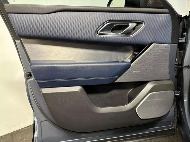 2019 Land Rover Range Rover Velar SE photo 13