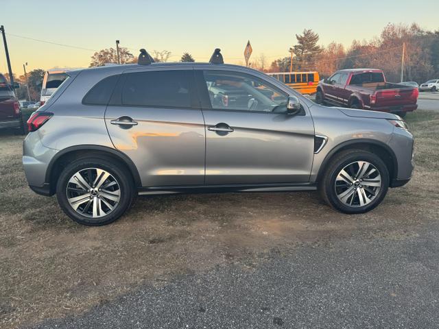 2020 Mitsubishi Outlander Sport SE photo 6