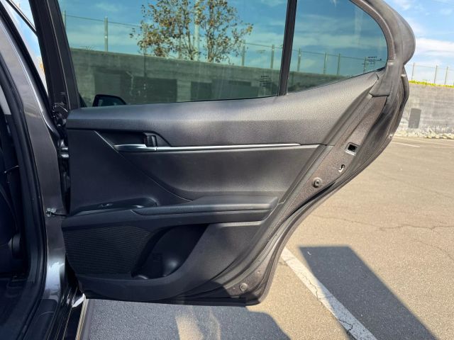 2020 Toyota Camry - Image 21