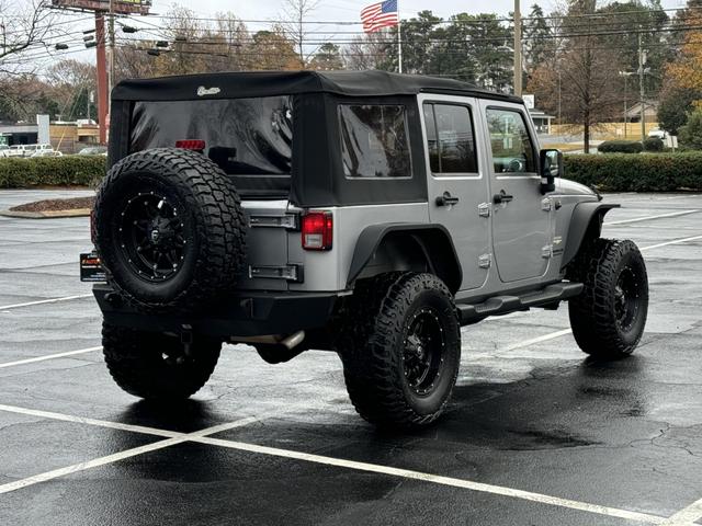 2013 Jeep Wrangler Unlimited Sahara photo 6