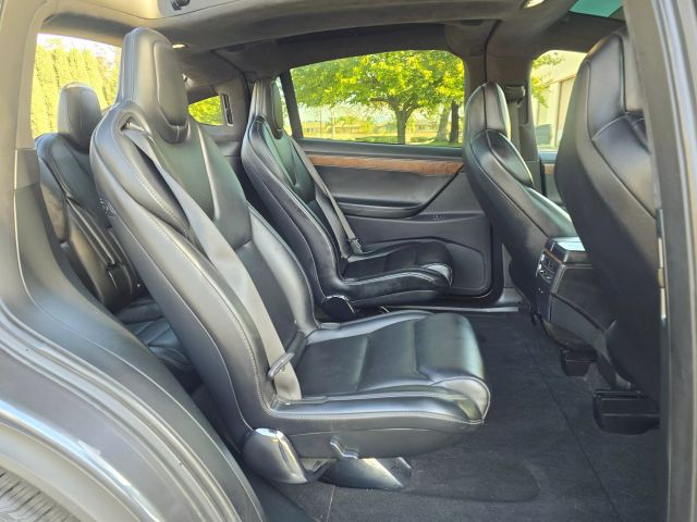 2019 Tesla Model X - Image 28