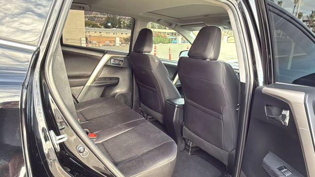 2015 Toyota Rav4 - Image 13