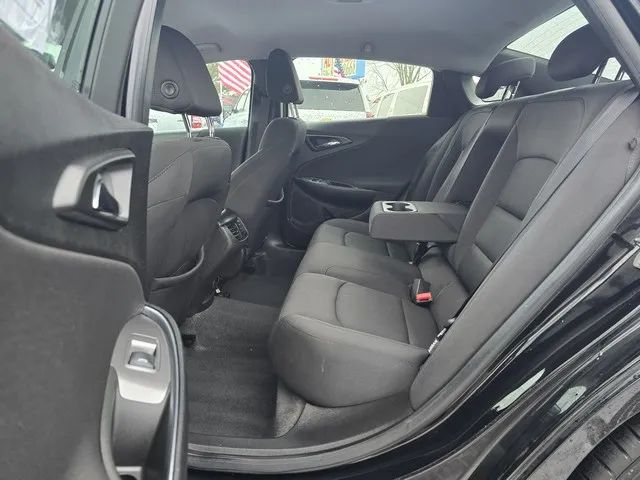 2019 Chevrolet Malibu - Image 13
