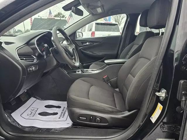 2019 Chevrolet Malibu - Image 12