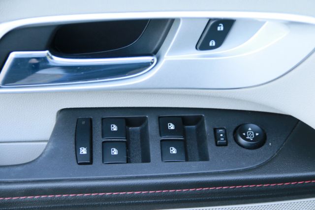 2012 Chevrolet Equinox - Image 11