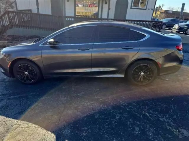 2015 Chrysler 200 - Image 8