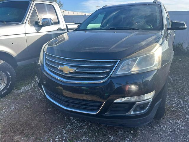 2015 Chevrolet Traverse 2LT photo 2