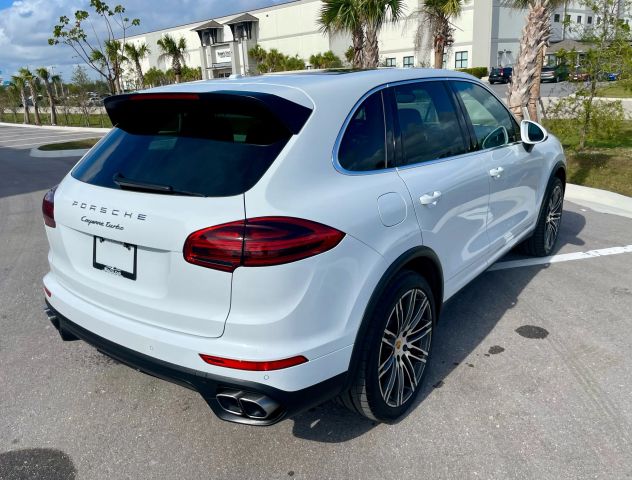 2017 Porsche Cayenne - Image 16